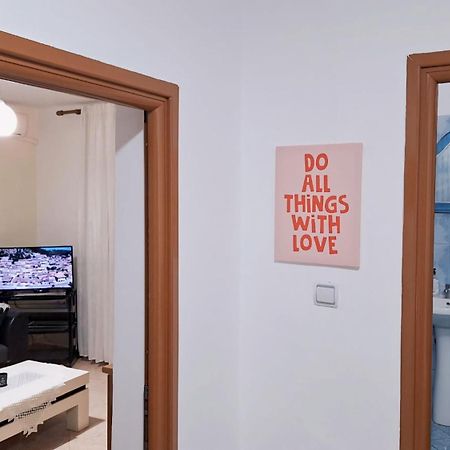 Promenade Apartment In City Centre Берат Екстериор снимка