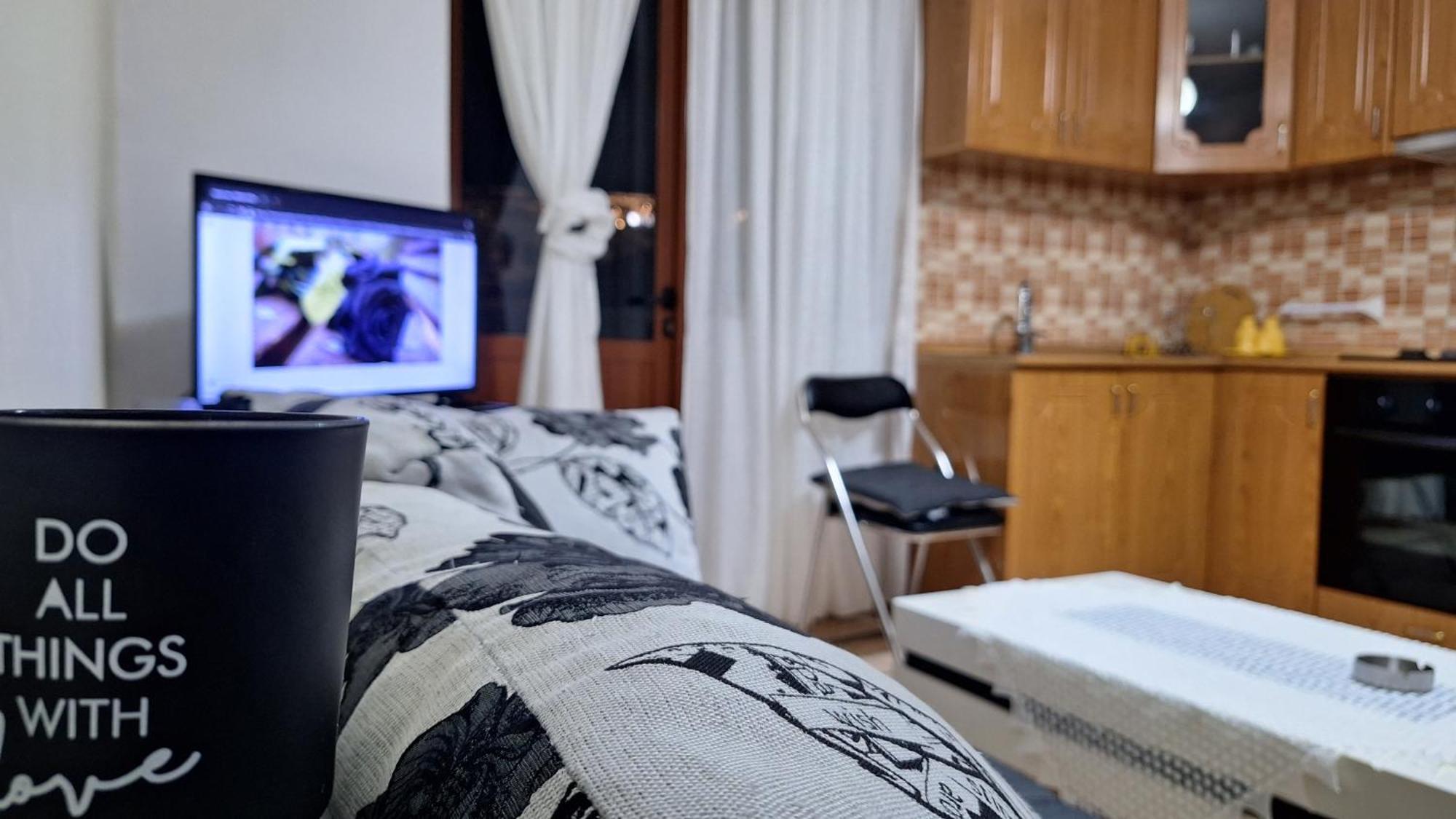 Promenade Apartment In City Centre Берат Екстериор снимка